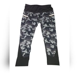 Active Life Black and Gray Camo Leggings